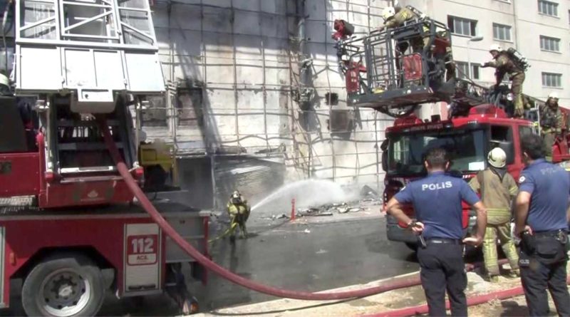 kultur merkezinde yangin