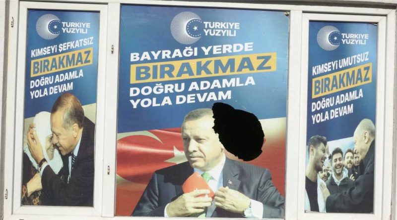 AK Partinin secim irtibat ofisine tasli saldiri