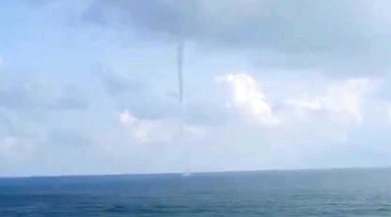 Denizde cikan hortum korkuttu