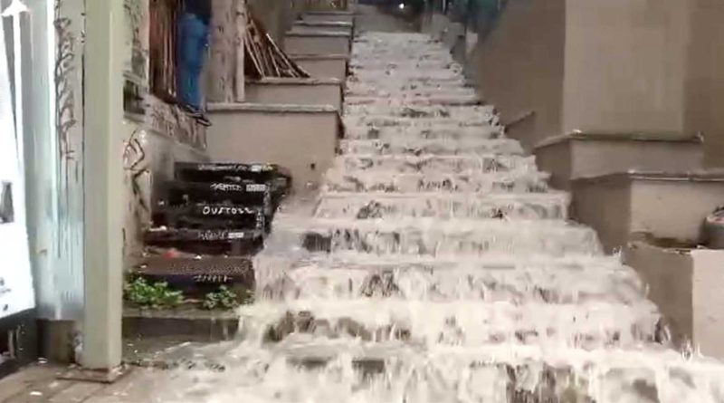 beyoglu yagmur zor anlar