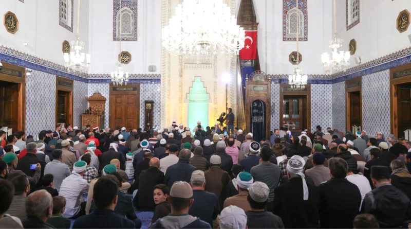 90 Bin Camide Filistinliler icin Dua Edildi