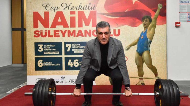 Naim Suleymanoglu Esenyurtta anildi