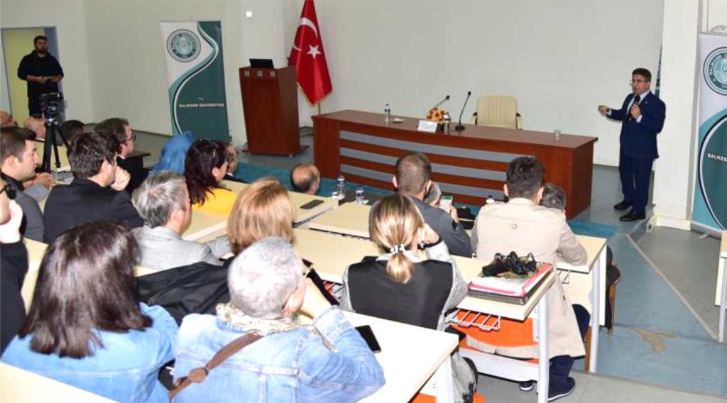 Turk Dunyasi ve Turkiye