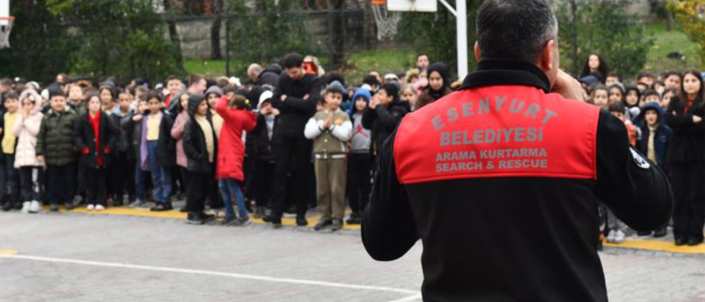 Esenyurtta 60 bin ogrenciye deprem bilinci egitimi