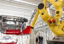 Tesla fabrikasinda robotun muhendise saldirdigi ortaya cikti