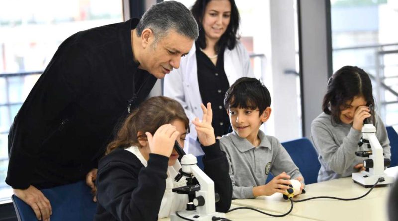 Esenyurtlu cocuklar Cocuk Universitesinde gelecege hazirlaniyor