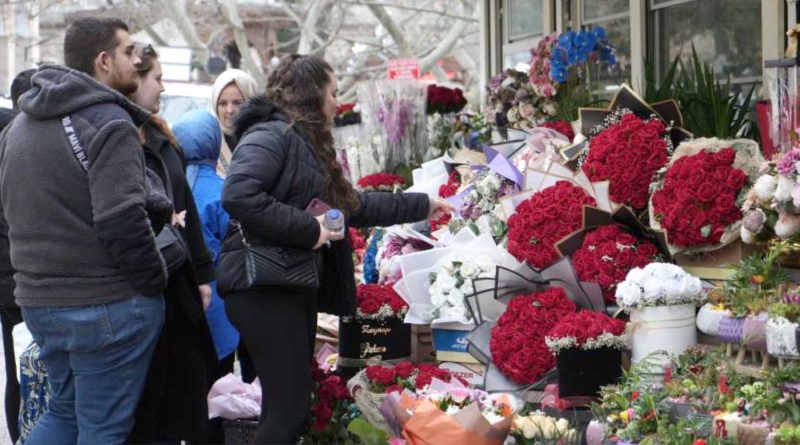 Asiklar 1000 Lirayi Gozden Cikaracak