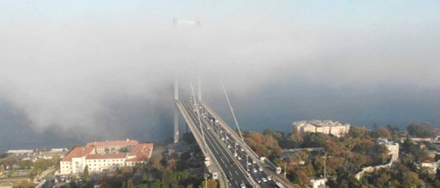 Istanbul Bogazinda gemi trafigi yogun sis nedeniyle cift yonlu olarak durduruldu