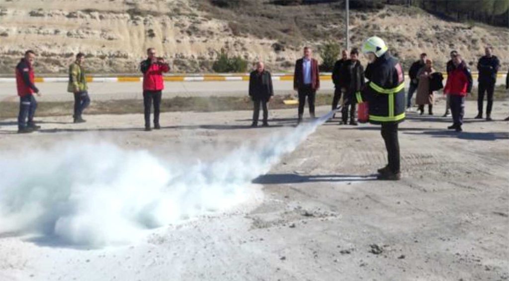 BAUNde acil durum ekipleri egitim ve yangin tatbikati yapti