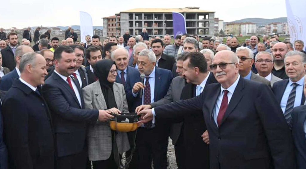 esnaf ve sanatkarlarin yaninda
