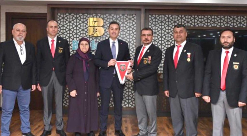Baskan Akina iade i ziyaret