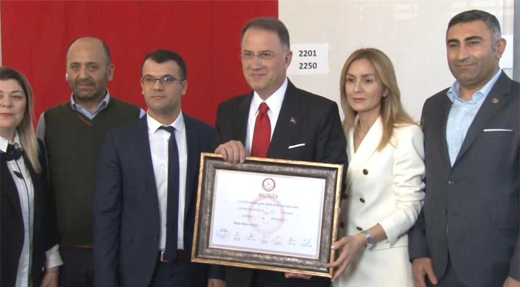 Baskani Calik mazbatasini aldi