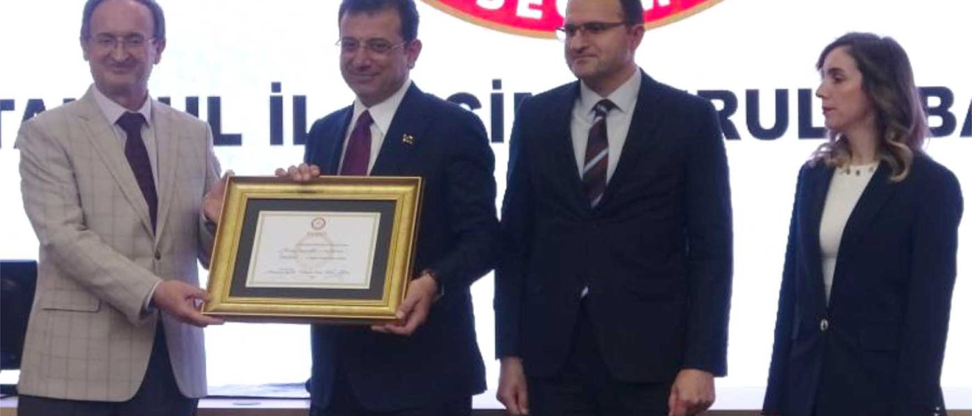 Ekrem Imamoglu mazbatasini aldi