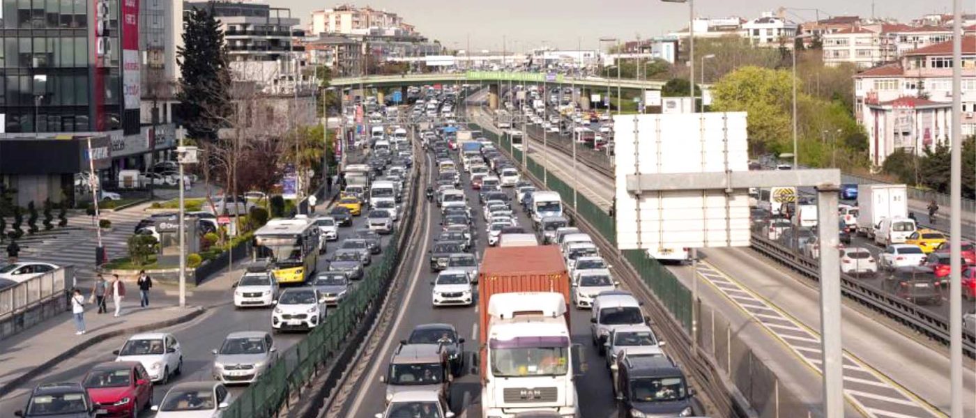 Istanbulda bayram trafigi basladi