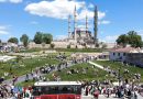 Selimiye Meydanina turist akini