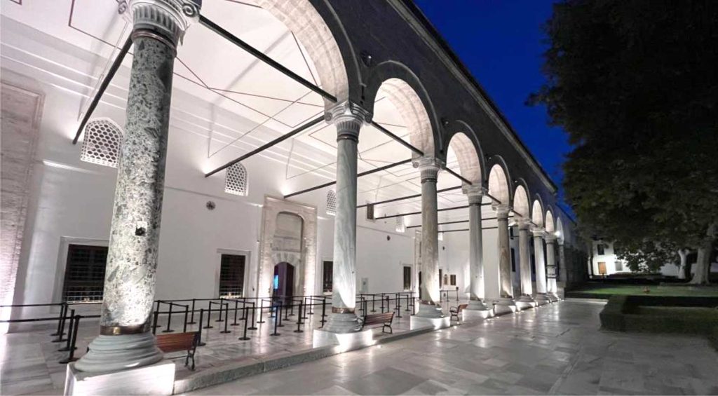 Topkapi Sarayinin kapilari