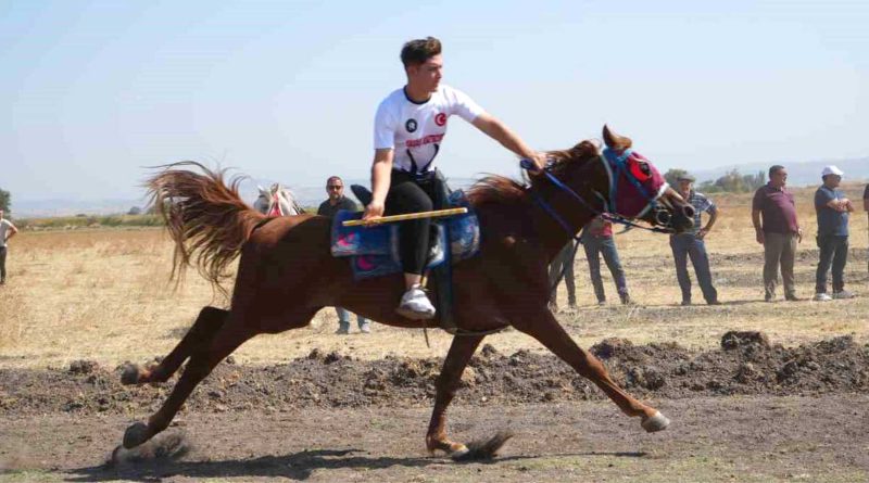 Balikesirin kurtulusu Rahvan At Yarislari ile kutlandi