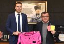 FIFA hakemi Oguzhan Cakir Baskan Sehirli ile mutlulugunu paylasti