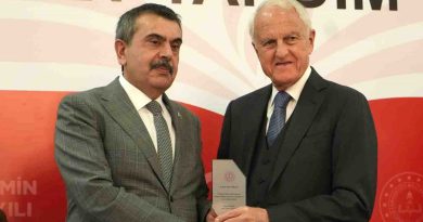 55 Okul Yaptıran 44 Hayırseverlerle Buluştu