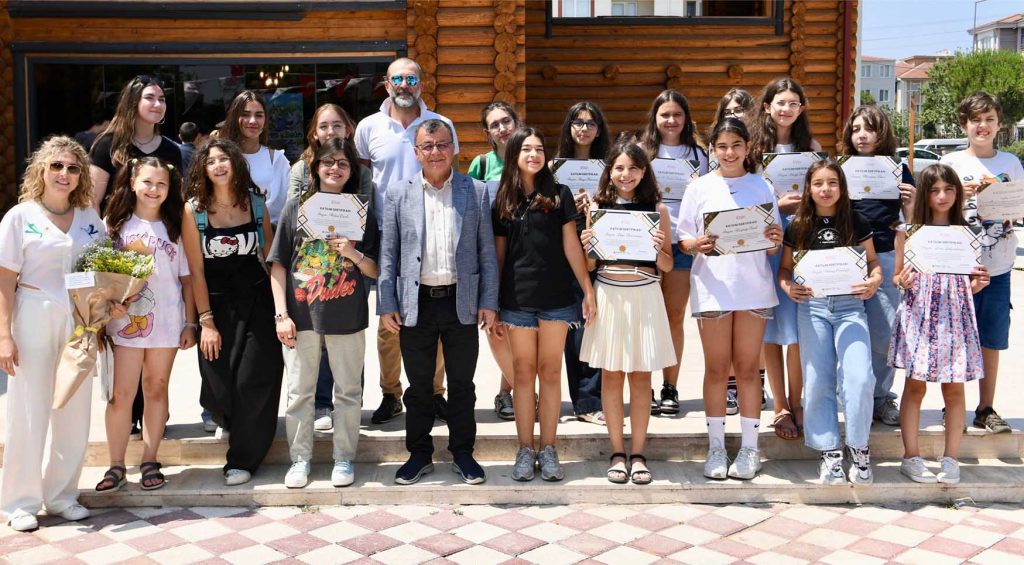 Altieylul Kultur Sanatla Buyuyor