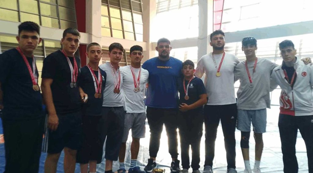 Genc Sporcular 14 Madalya Kazandi