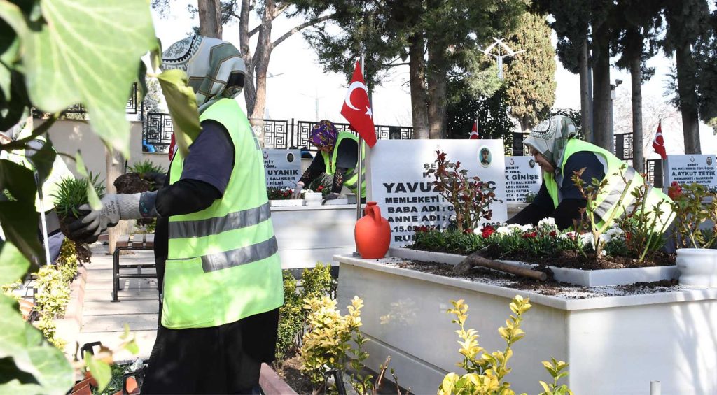 Buyuksehirden Sehitliklere Detayli Bakim