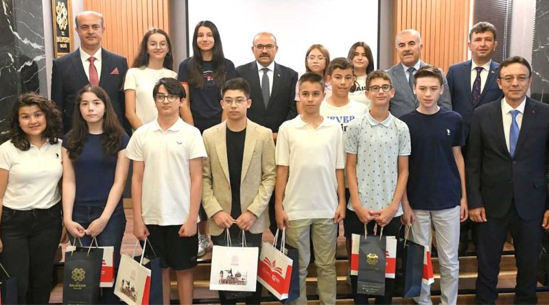 Ustaoğlu’ndan, LGS Şampiyonlarına Ödül