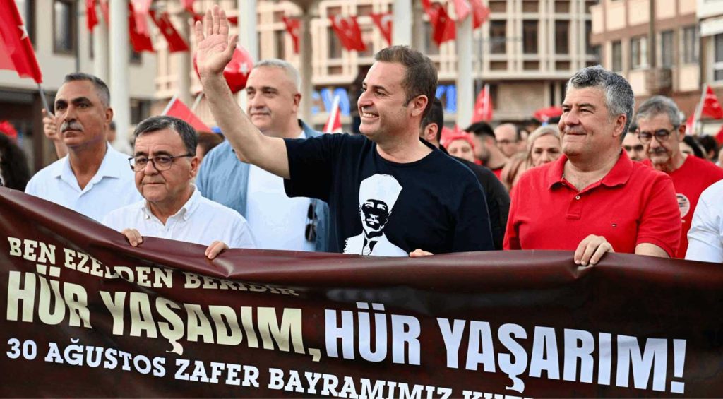 Balikesirde 30 Agustos Zafer Bayrami Coskuyla