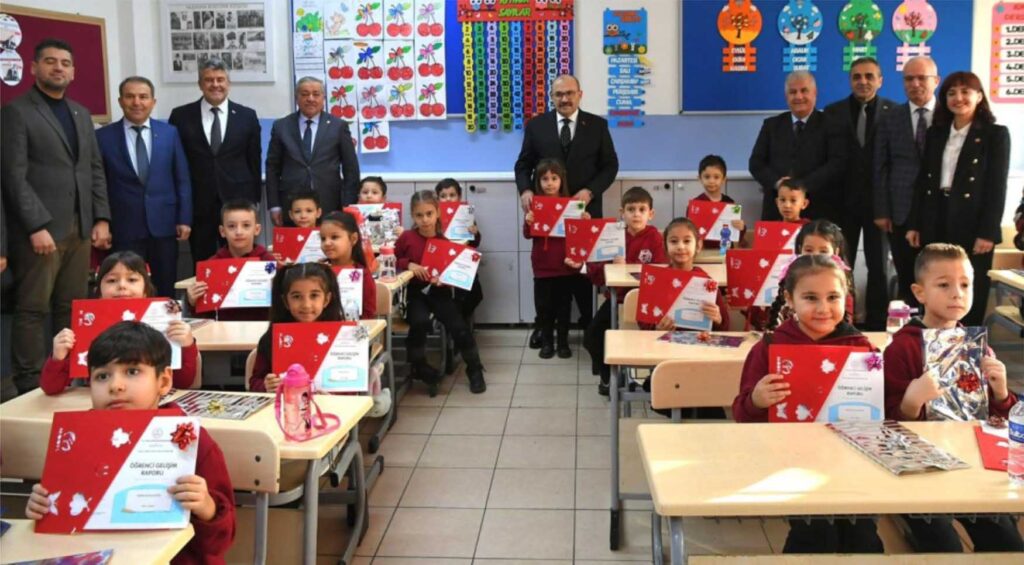 196 Bin Ogrencinin Karne Heyecani