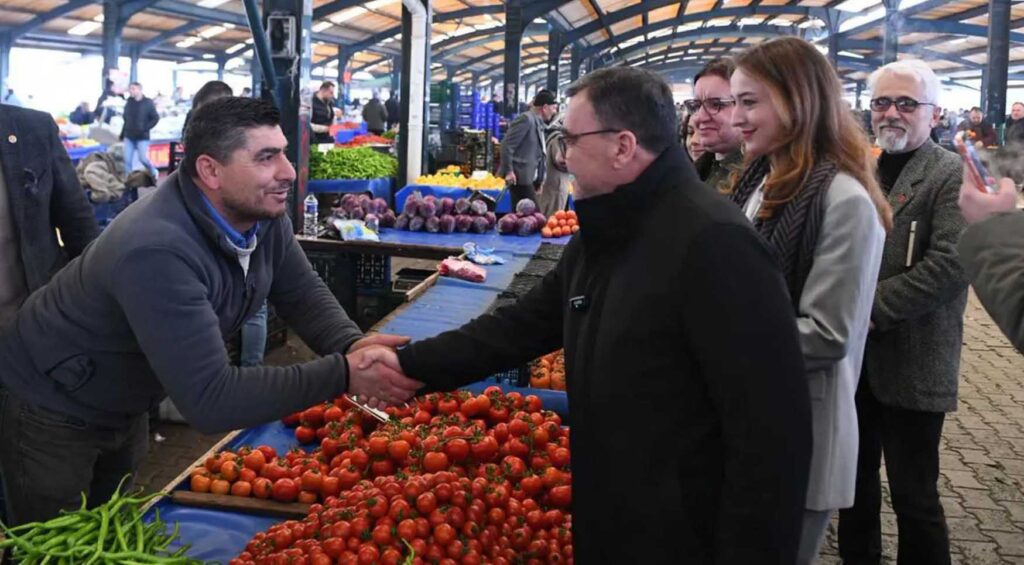 PAZARCI ESNAFIYLA BULUSTU